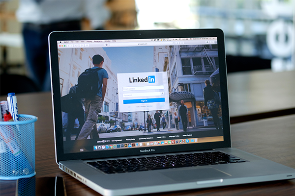 Aproveite o início do ano para atualizar o Linkedin e conquistar um emprego em fevereiro